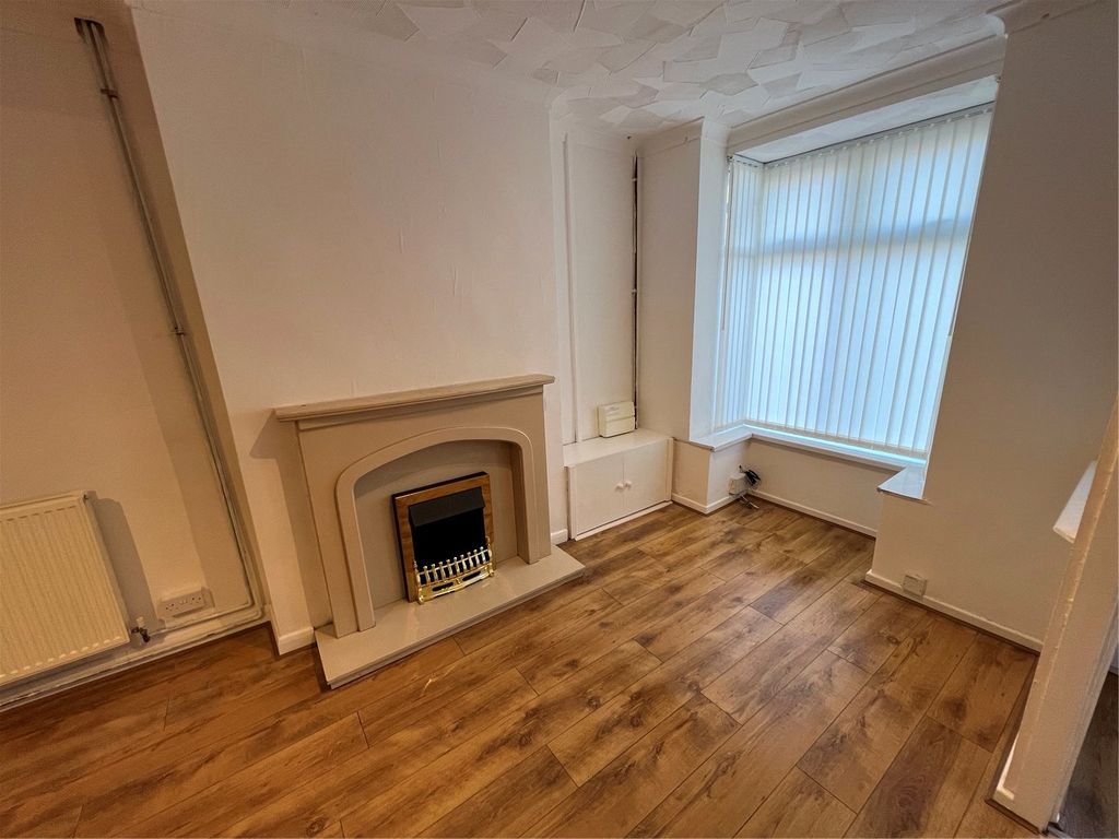 Property photo 3 of 8 Picture No. 15