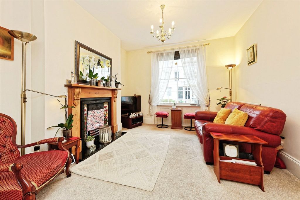 Property photo 2 of 16 Picture No. 18