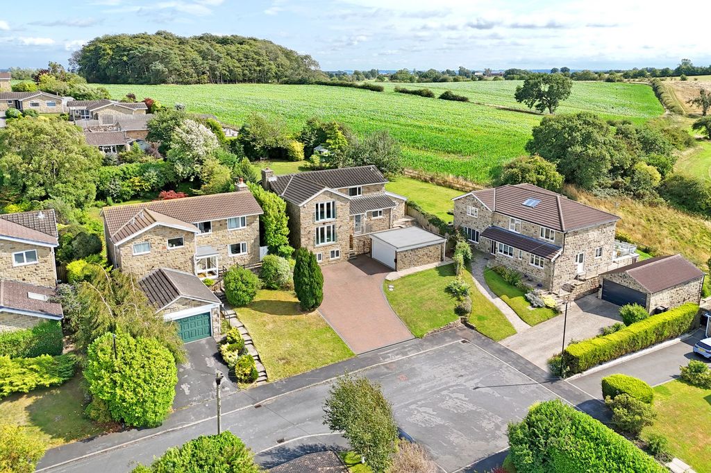 Property photo 3 of 45