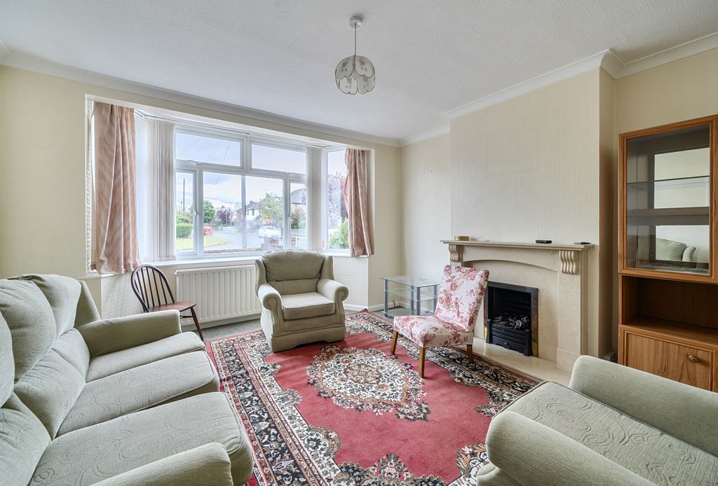 Property photo 2 of 11 1458196-15-6A01Df...