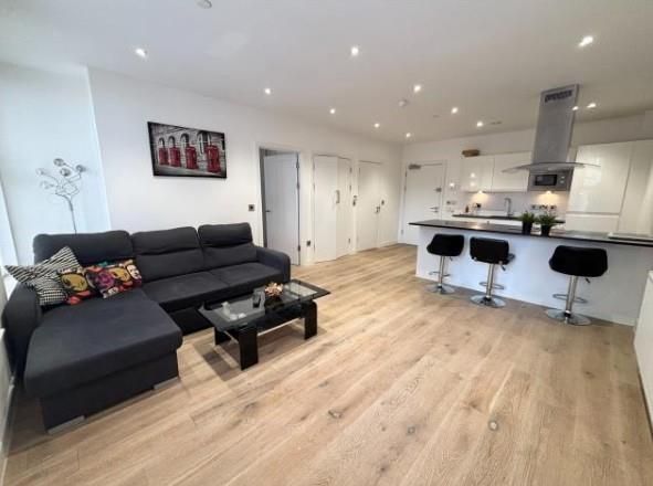 Property photo 2 of 7 Living Area