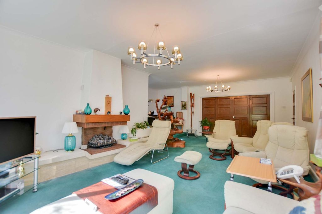 Additional image 8 of 5 bed detached house for saleBarrington Road, Stoneygate, Leicester LE2