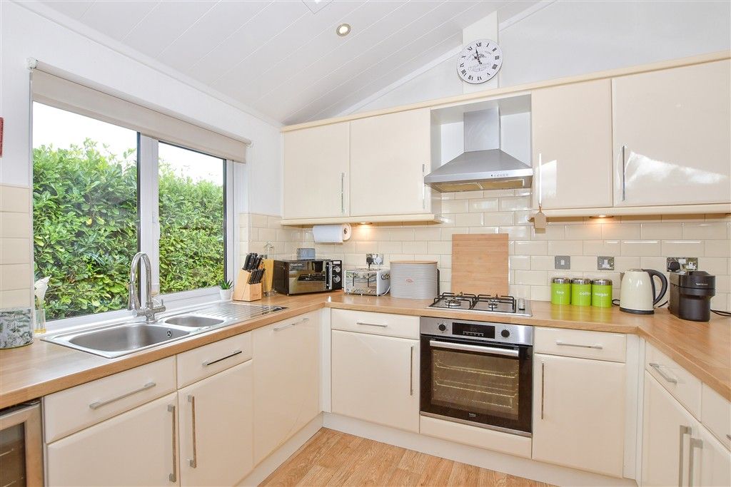 Property photo 3 of 13 Kitchen/Lounge/ Diner