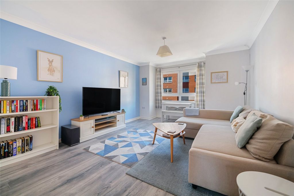 Property photo 2 of 18 Picture No. 10