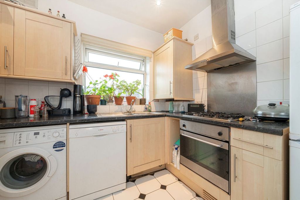 Property photo 3 of 5