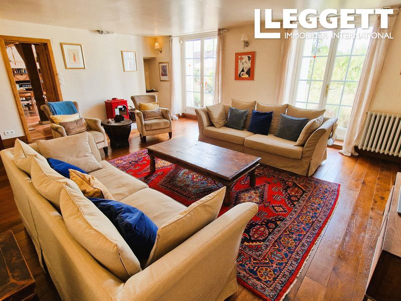 Property photo 2 of 10