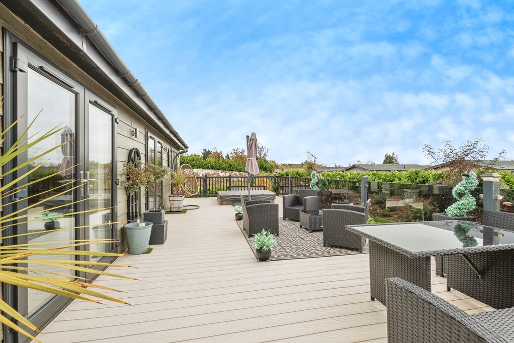 Property photo 3 of 22