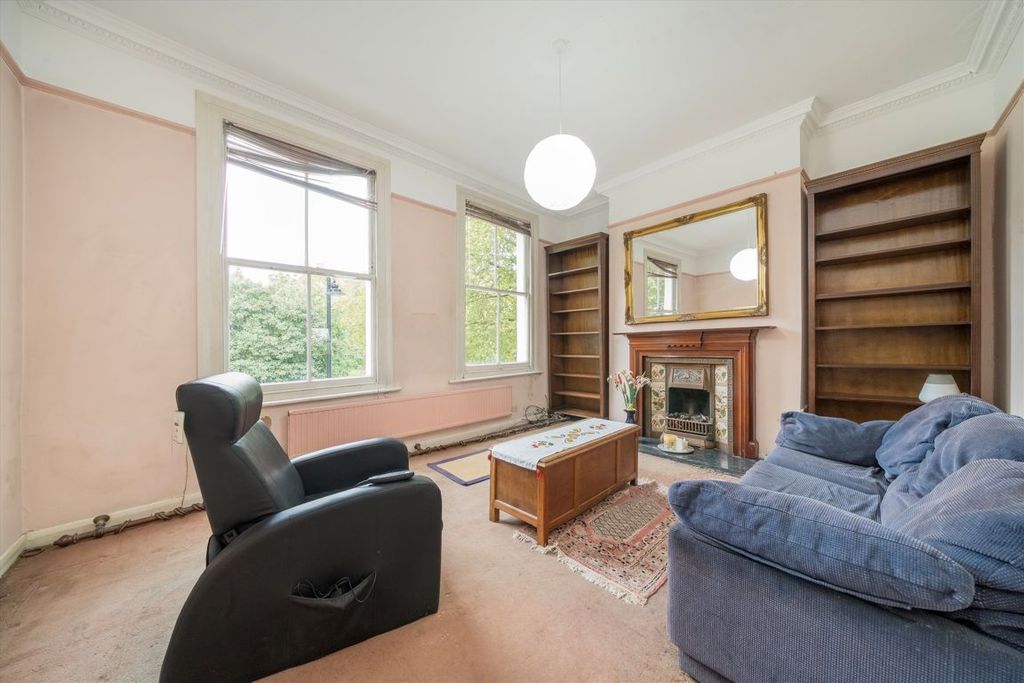 Property photo 2 of 11