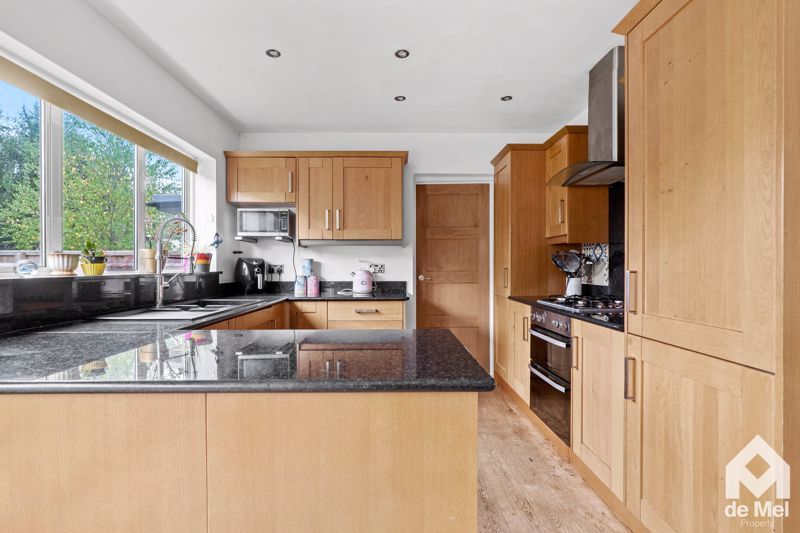 Property photo 2 of 17 Photo 13