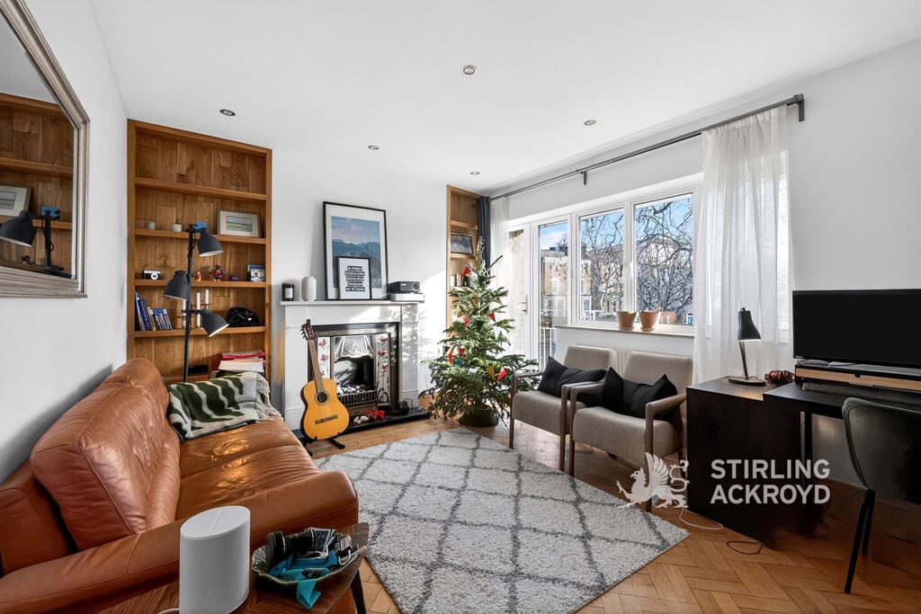 Property photo 1 of 18 Pbox-Img.Jpg