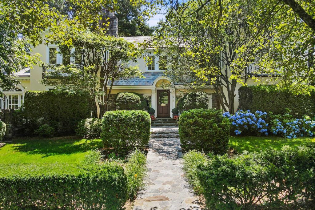 Property photo 1 of 31