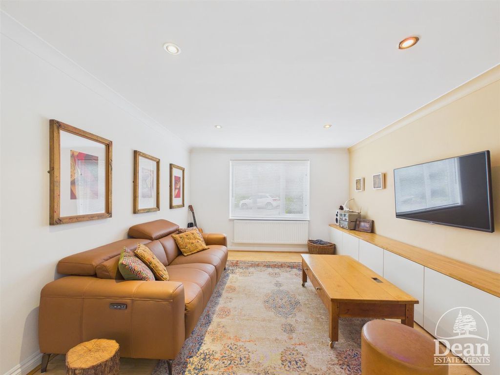 Property photo 3 of 25