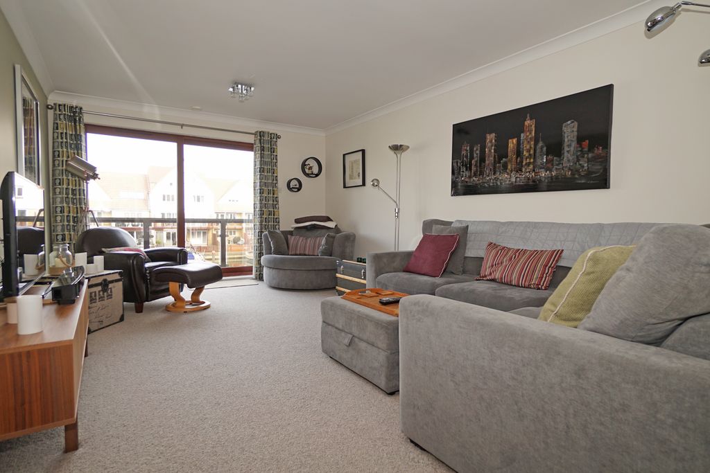 Property photo 3 of 37 Dsc00305