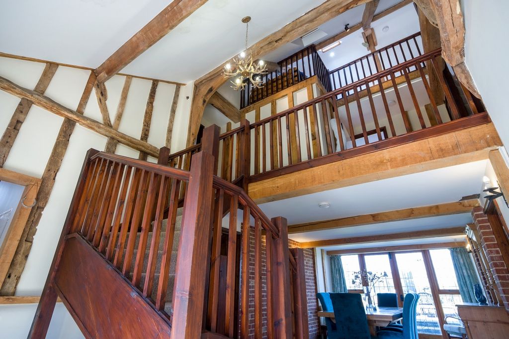 Property photo 2 of 35