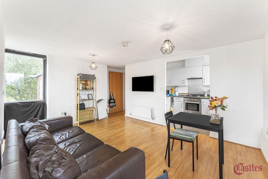 Property photo 1 of 21 Living Room