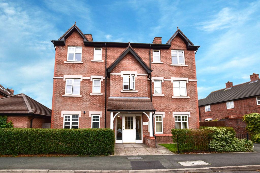 Property photo 1 of 9 Photo 9