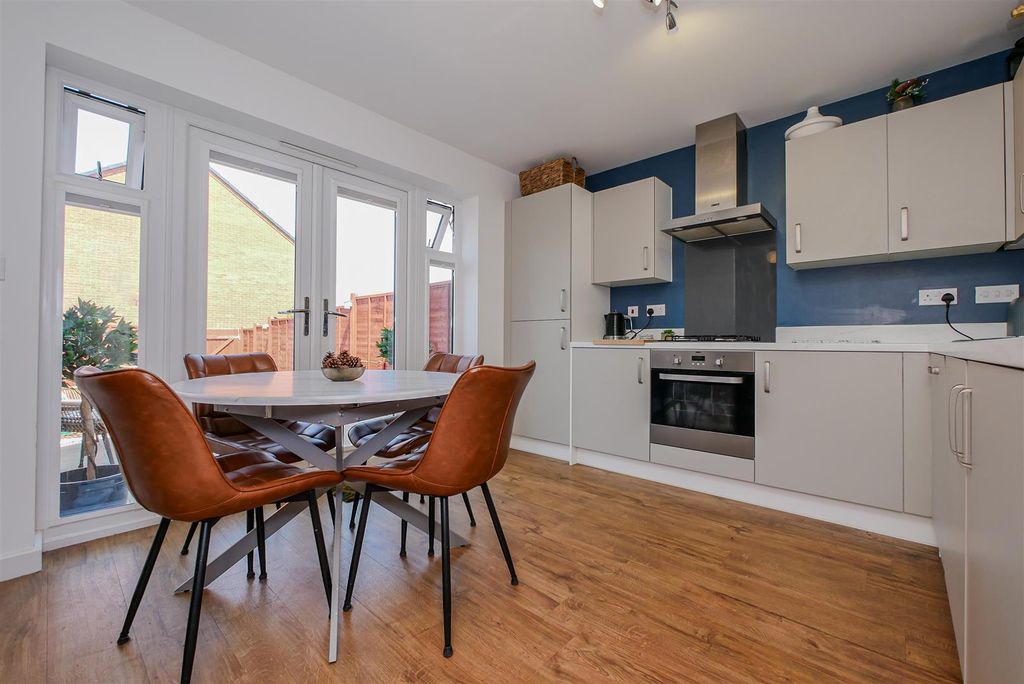 Property photo 3 of 14 Kitchen/Diner