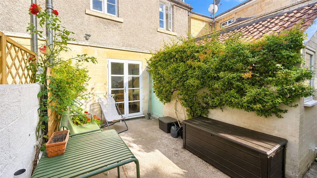 Property photo 3 of 12 Picture No. 05