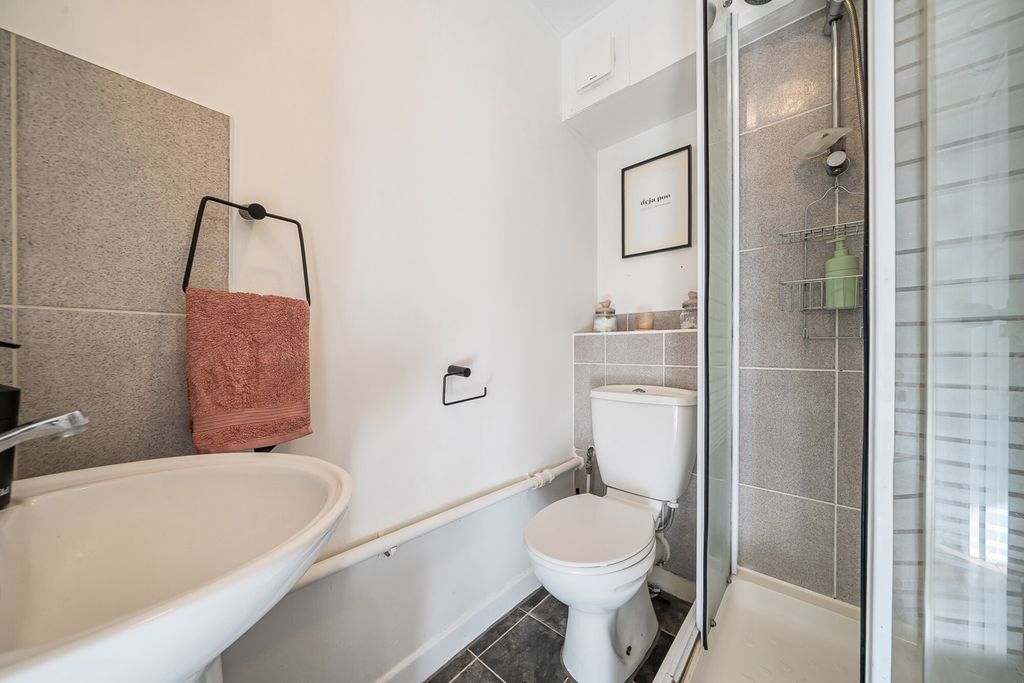 Property photo 3 of 7 1415629-3-69945c5...