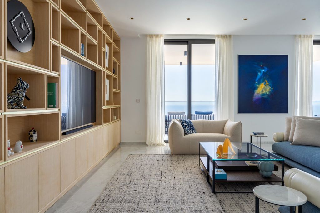 Property photo 2 of 30