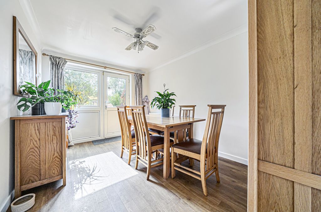 Property photo 3 of 17 1358153-9-68d1572...