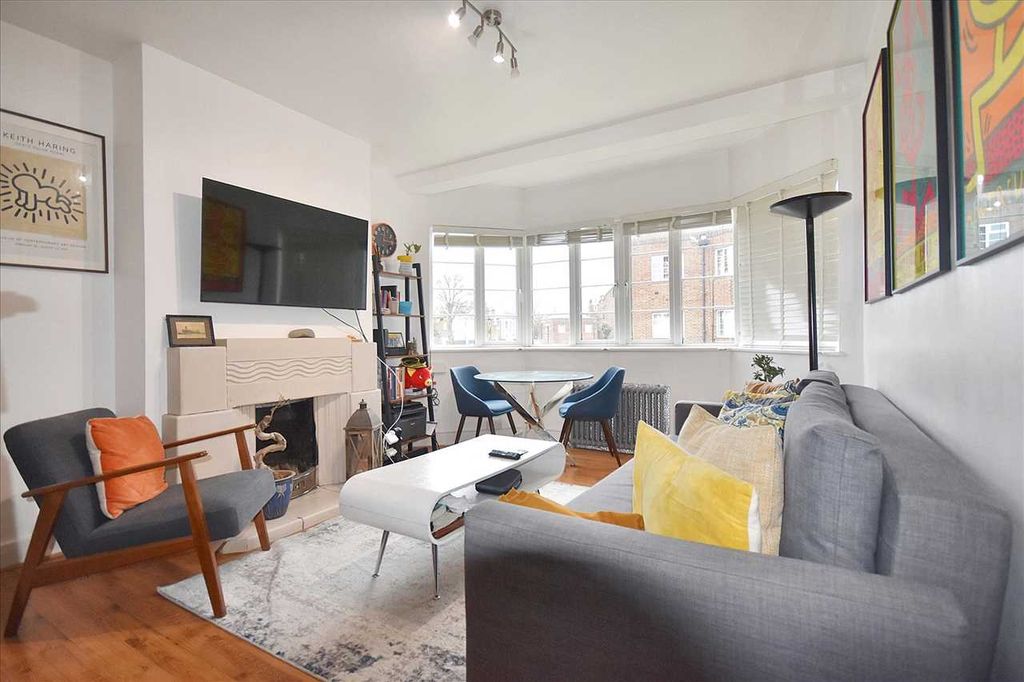 Property photo 2 of 11