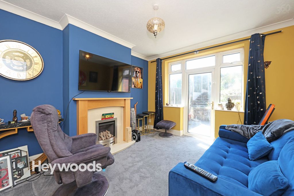 Property photo 2 of 37