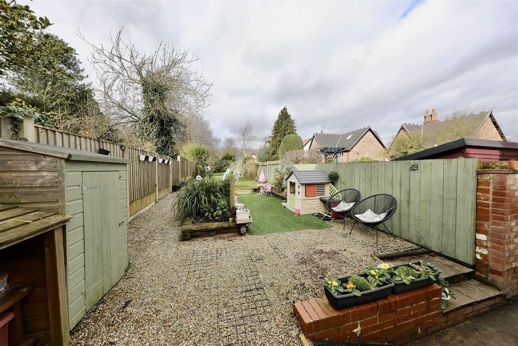 Property photo 3 of 25 Outside