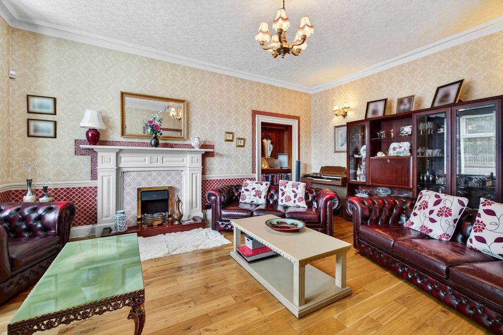 Property photo 2 of 31