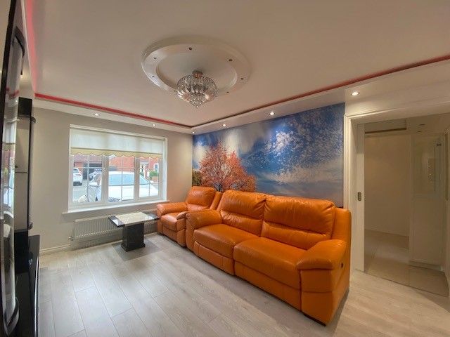 Property photo 3 of 13 Living Room