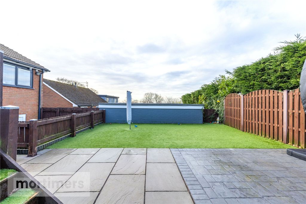 Property photo 3 of 21 Garden