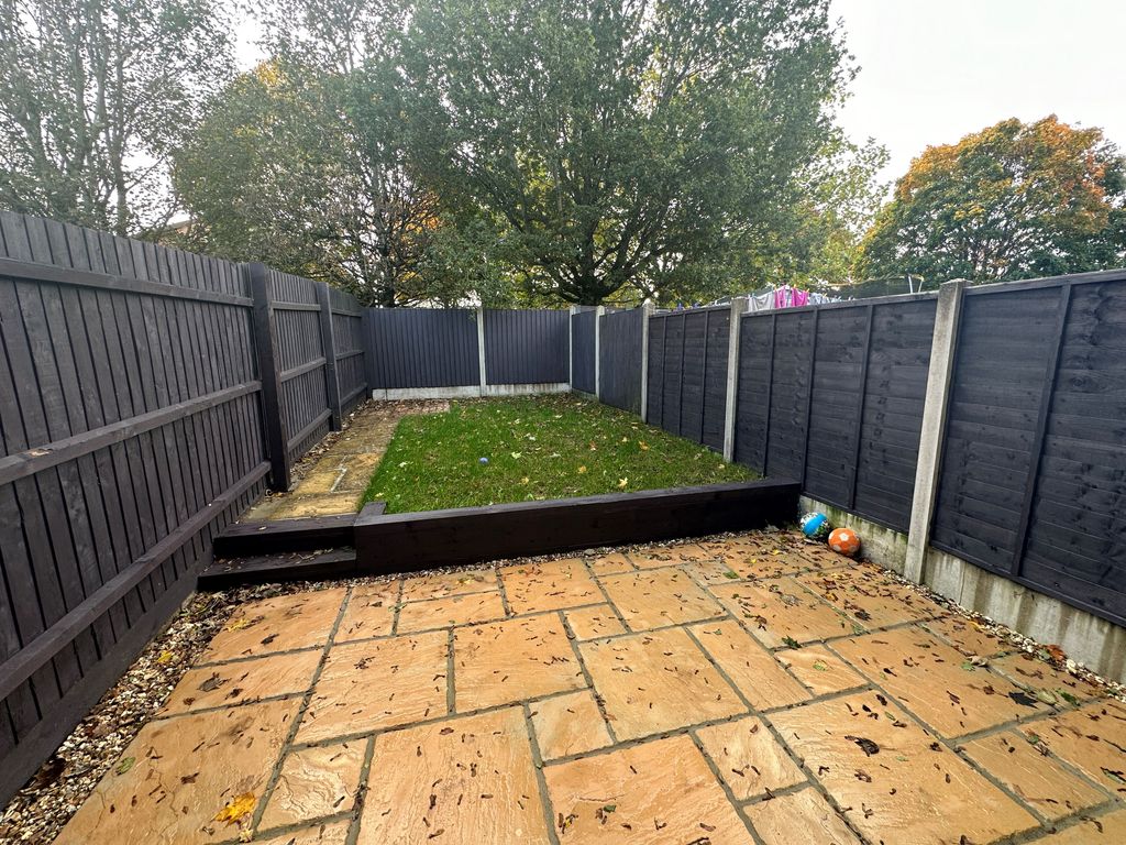 Additional image 9 of 2 bed property to rentHooke Close, Poole BH17