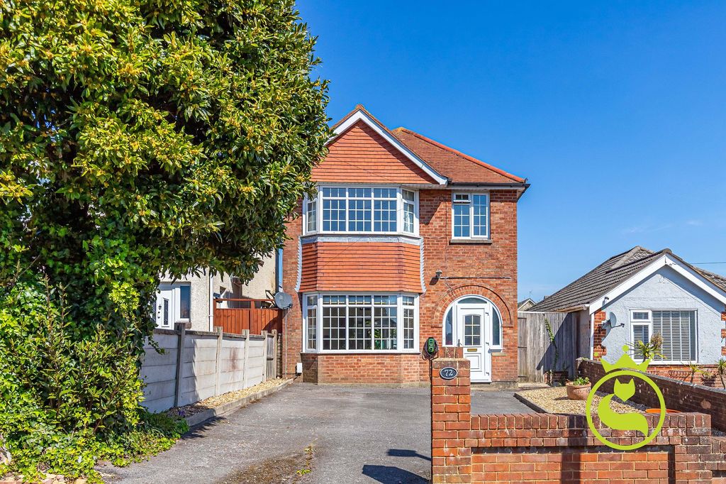 Property photo 2 of 17