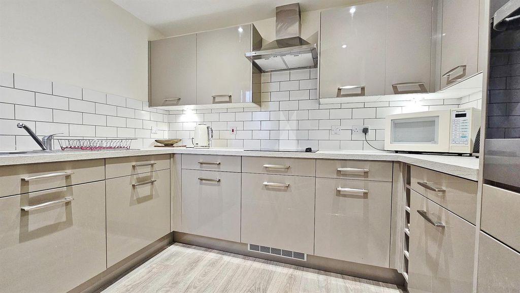 Property photo 2 of 16 Kitchen