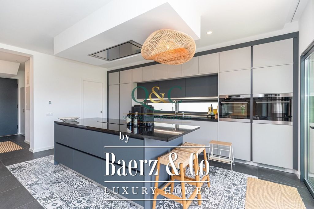 Property photo 3 of 28