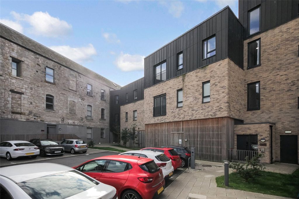 Property photo 1 of 21 Picture No. 01