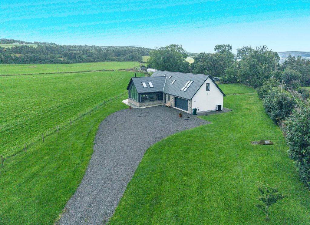Property photo 2 of 26