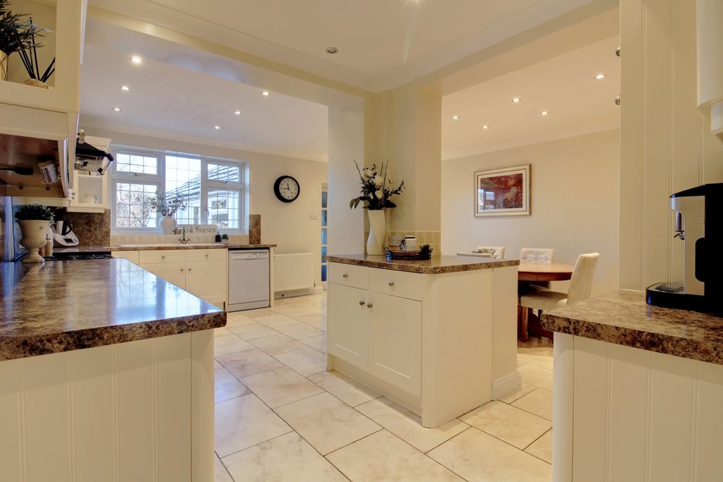Property photo 3 of 14 Kitchen Diner - Windy Arbour - Matt Clinton Ewemov