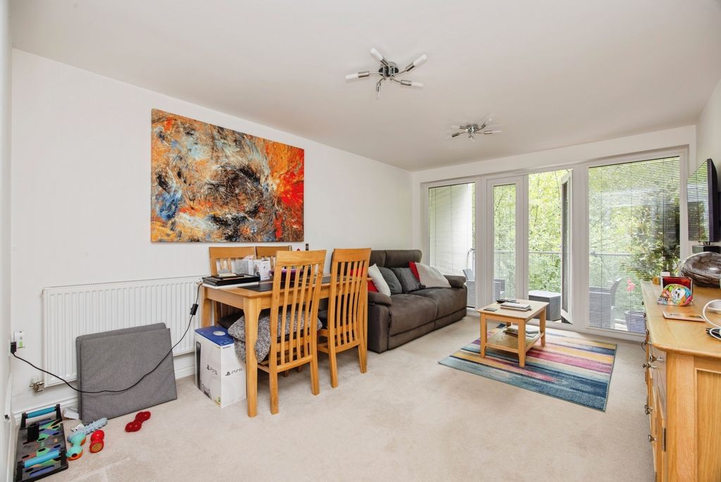 Property photo 3 of 17 Photo