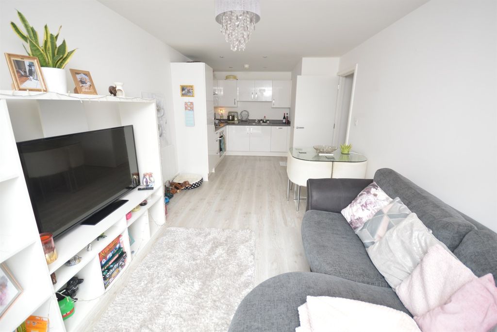 Property photo 3 of 6 Living Room