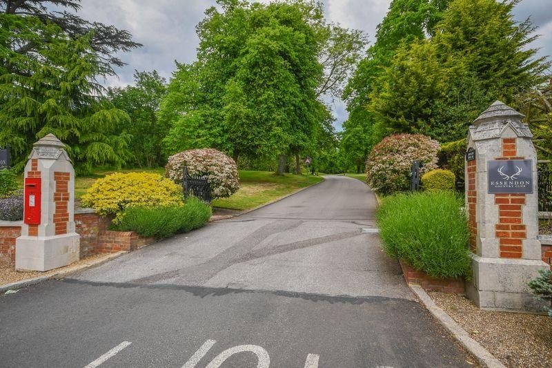 Property photo 2 of 27