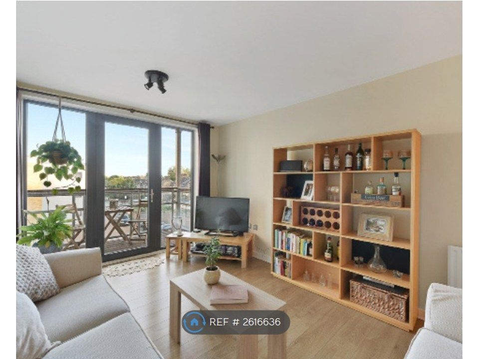 Property photo 1 of 8 Living Room