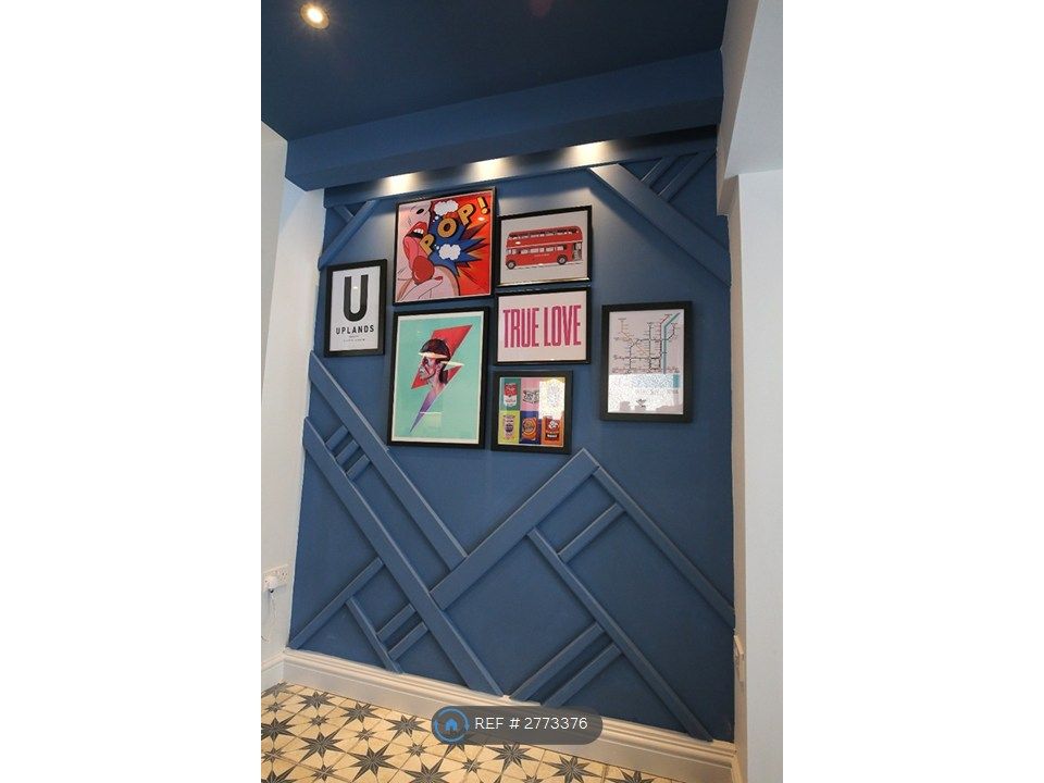 Property photo 3 of 14 Art Wall