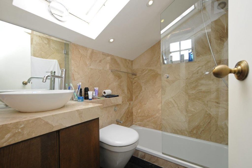 Property photo 2 of 4 Bathroom