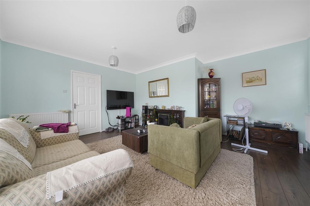 Property photo 3 of 21 3