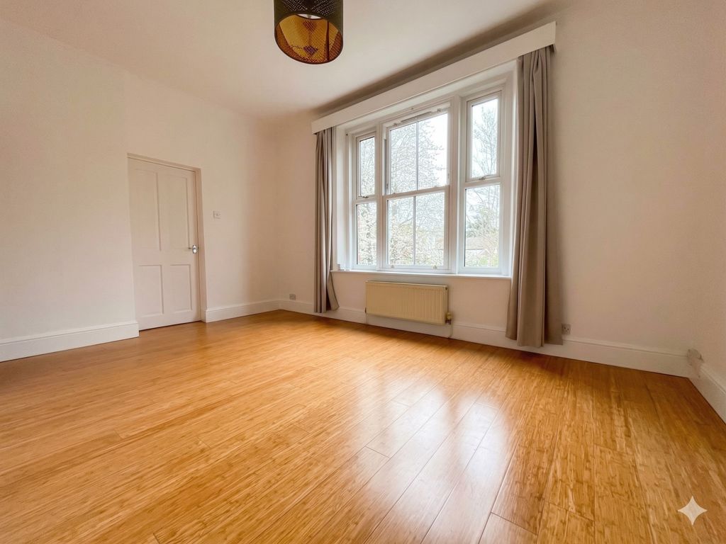 Property photo 2 of 11 02Lounge