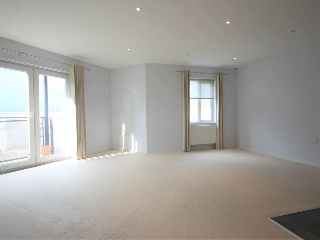 Property photo 3 of 9 Img_1364