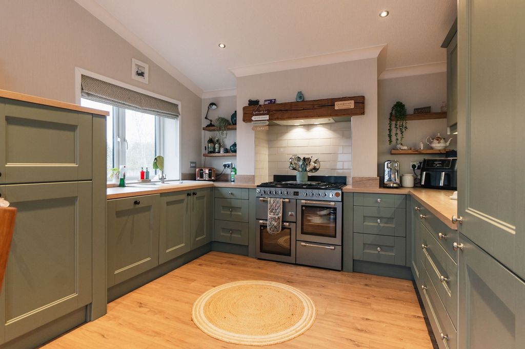 Property photo 2 of 16 Kitchen