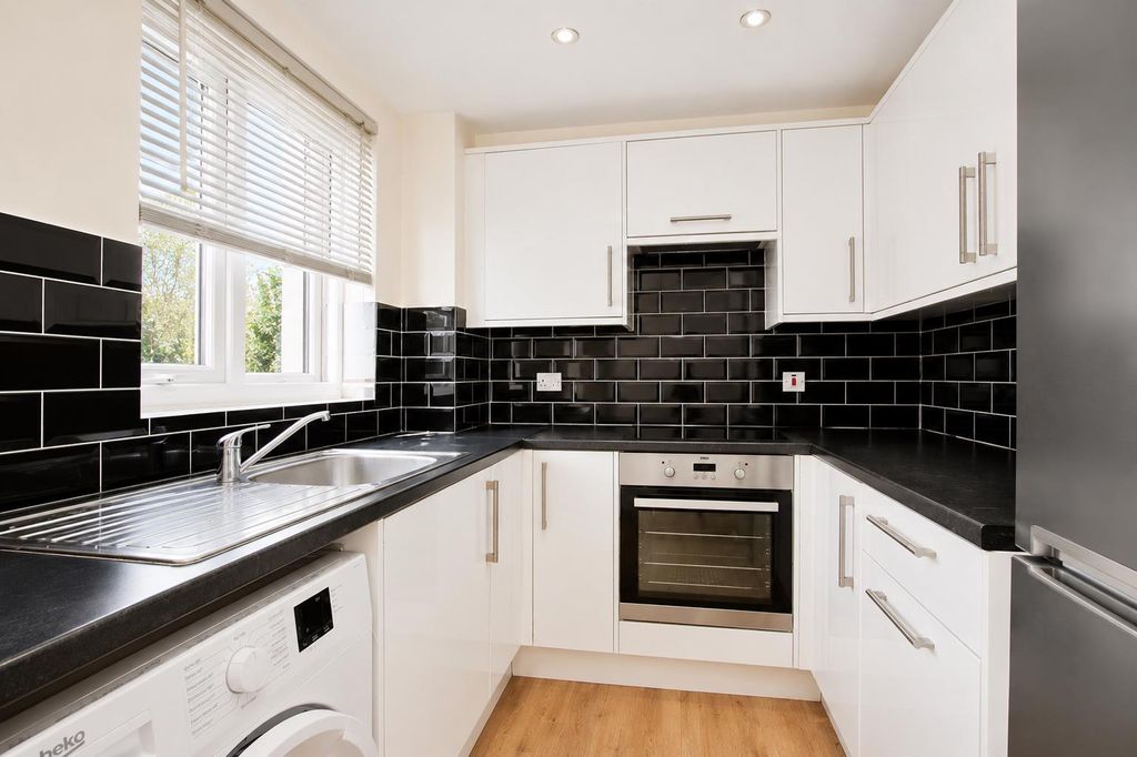 Property photo 2 of 8 845A3Fb8-F057-4574-9974-2A31E3d2834F.Png