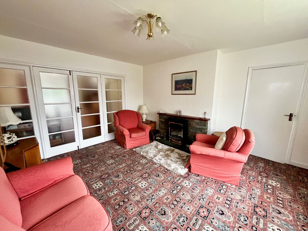 Property photo 3 of 27
